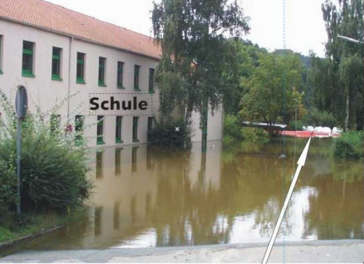 August-Hochwasser 2002 - Schule August-Hochwasser 2002 - Schule