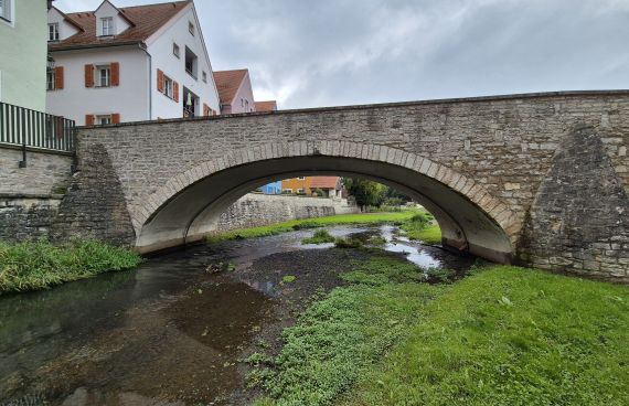 Sulz bei Berching Sulz bei Berching unter einer Brücke